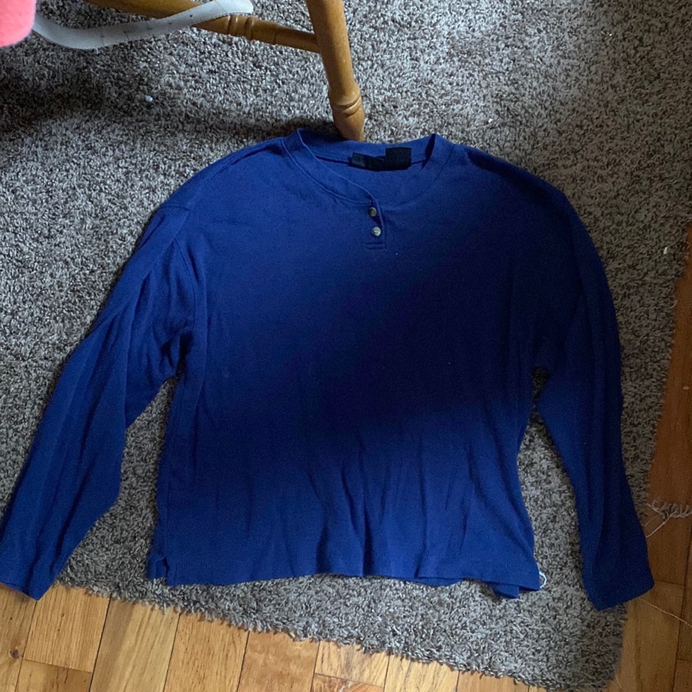 Women’s long sleeve shirt size medium